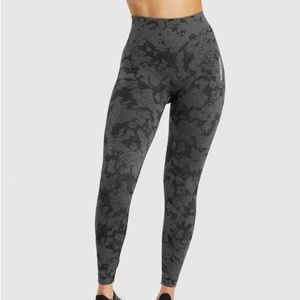 Gymshark Adapt Camo Seamless Leggings and Matching Sports Bra - Black L